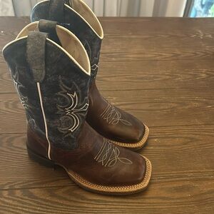 Old west boys boots size 1.5d